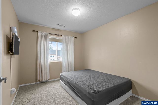 4515 Samantha Av NE, Salem, OR 97305