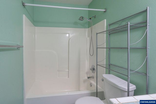 4515 Samantha Av NE, Salem, OR 97305