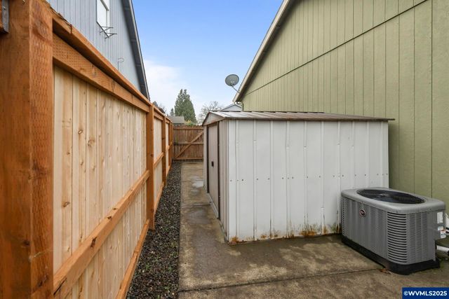 4515 Samantha Av NE, Salem, OR 97305