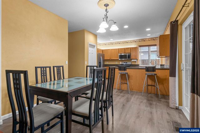 4515 Samantha Av NE, Salem, OR 97305