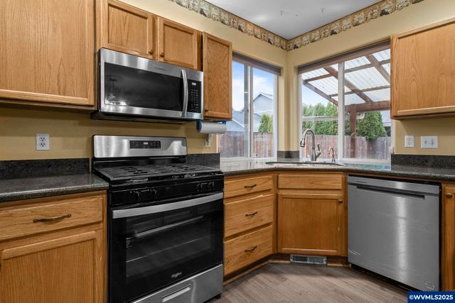 4515 Samantha Av NE, Salem, OR 97305