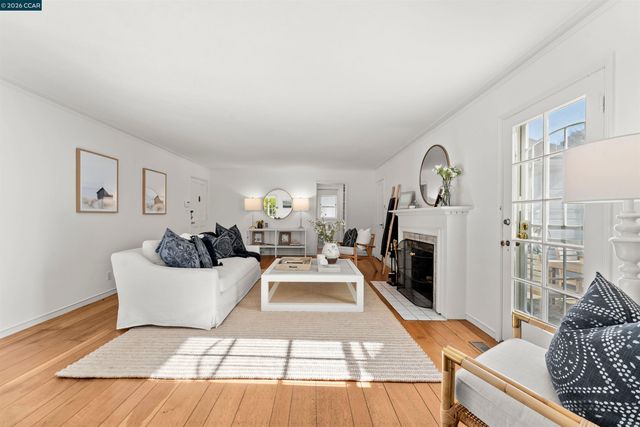 5450 Ascot Drive, Oakland, CA 94611