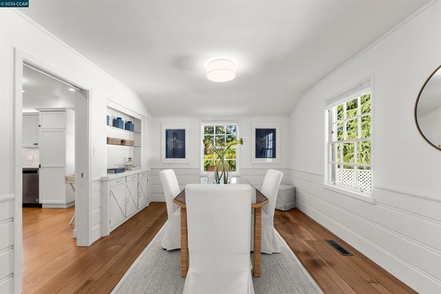 5450 Ascot Drive, Oakland, CA 94611