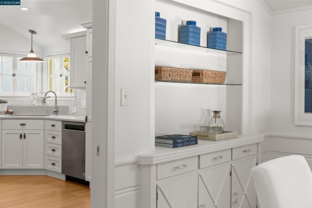 5450 Ascot Drive, Oakland, CA 94611