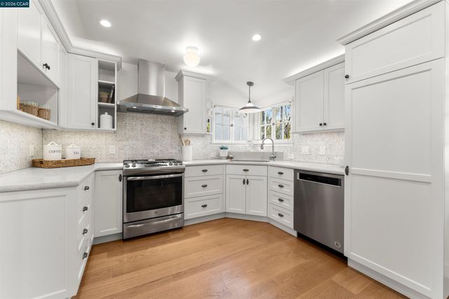 5450 Ascot Drive, Oakland, CA 94611