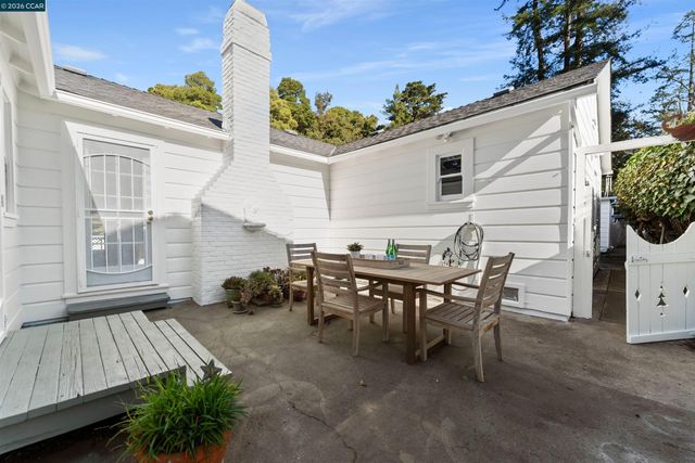 5450 Ascot Drive, Oakland, CA 94611