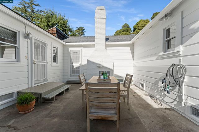 5450 Ascot Drive, Oakland, CA 94611