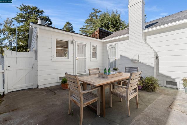 5450 Ascot Drive, Oakland, CA 94611