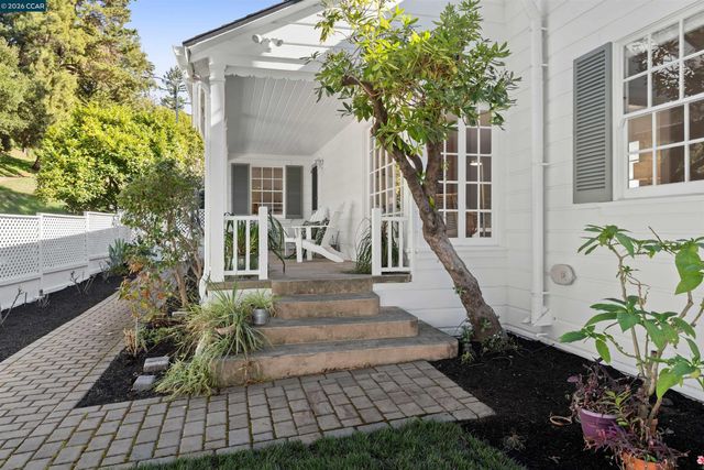 5450 Ascot Drive, Oakland, CA 94611