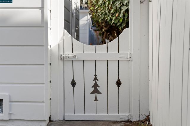 5450 Ascot Drive, Oakland, CA 94611