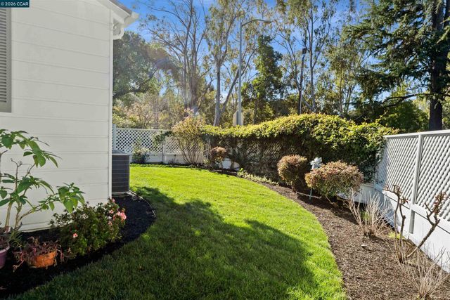 5450 Ascot Drive, Oakland, CA 94611