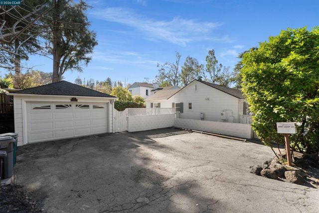 5450 Ascot Drive, Oakland, CA 94611