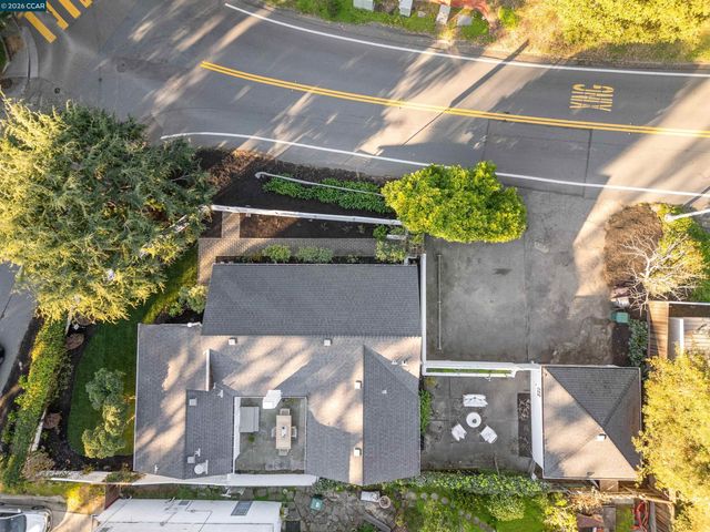 5450 Ascot Drive, Oakland, CA 94611