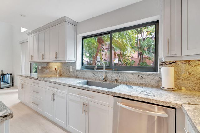 6427 VIA ROSA, Boca Raton, FL 33433