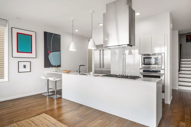 525 E. First St 5, Boston, MA 02127