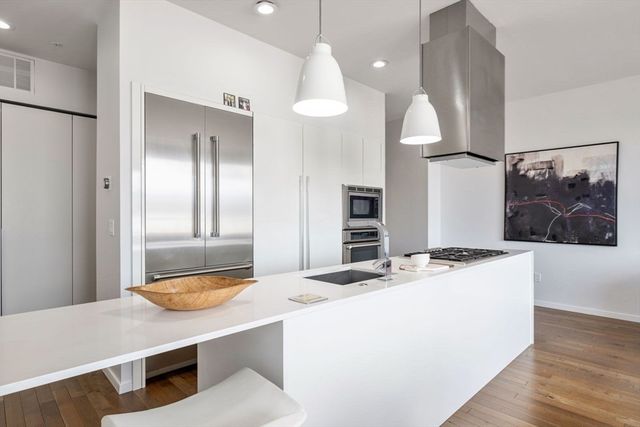 525 E. First St 5, Boston, MA 02127