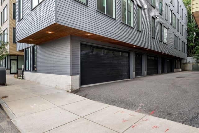 525 E. First St 5, Boston, MA 02127