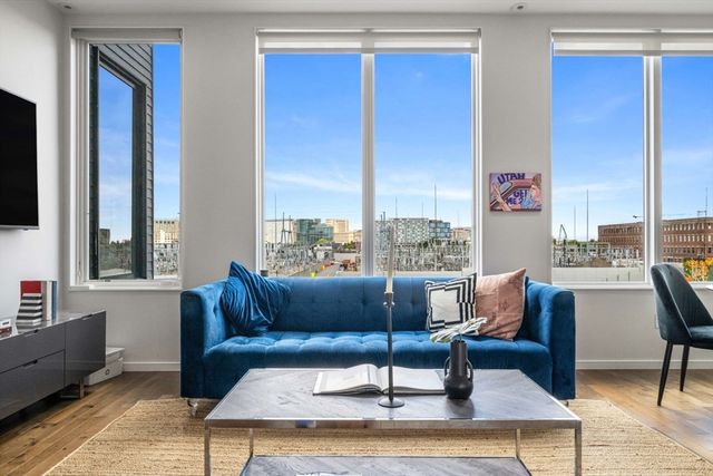 525 E. First St 5, Boston, MA 02127