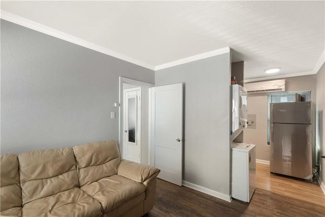 204 E 30th ST 102, Austin, TX 78705