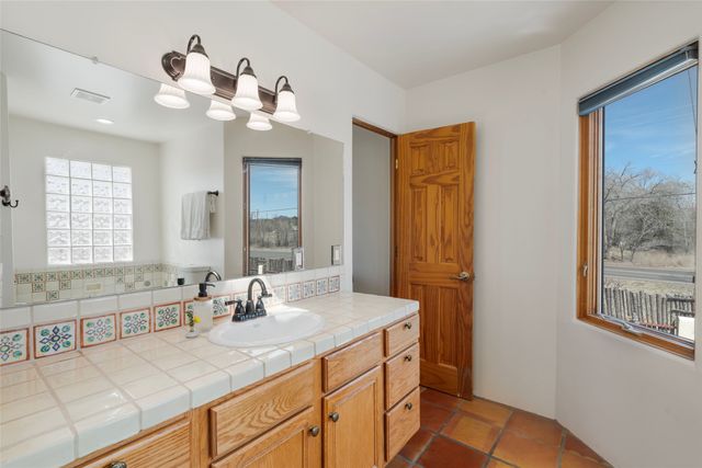 3101 La Paz Lane, Santa Fe, NM 87507