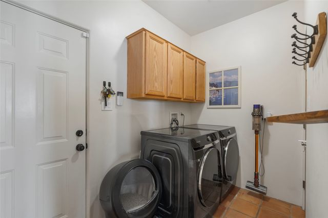 3101 La Paz Lane, Santa Fe, NM 87507