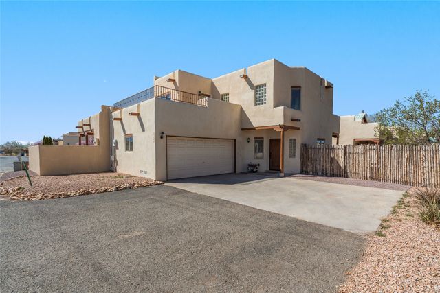 3101 La Paz Lane, Santa Fe, NM 87507