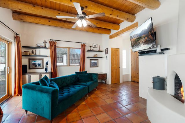 3101 La Paz Lane, Santa Fe, NM 87507