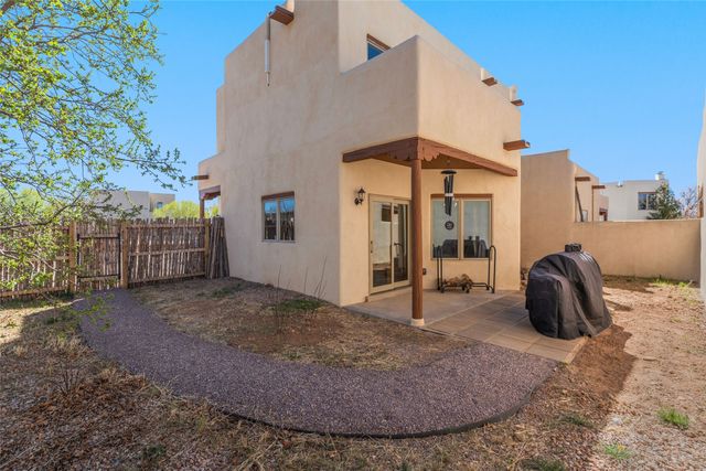 3101 La Paz Lane, Santa Fe, NM 87507