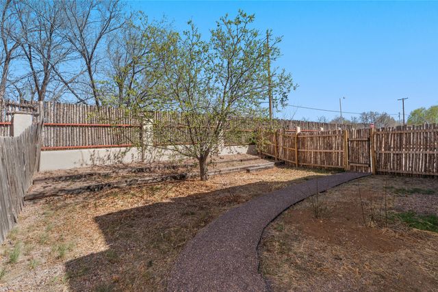 3101 La Paz Lane, Santa Fe, NM 87507