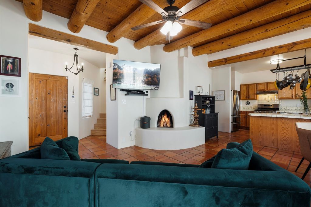 3101 La Paz Lane, Santa Fe, NM 87507
