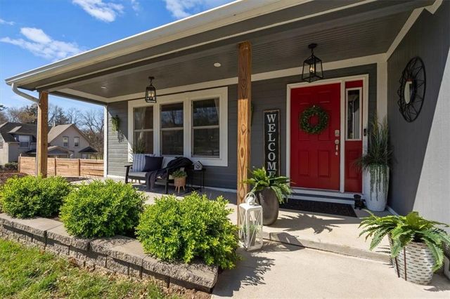 715 S 4th Street, Atchison, KS 66002