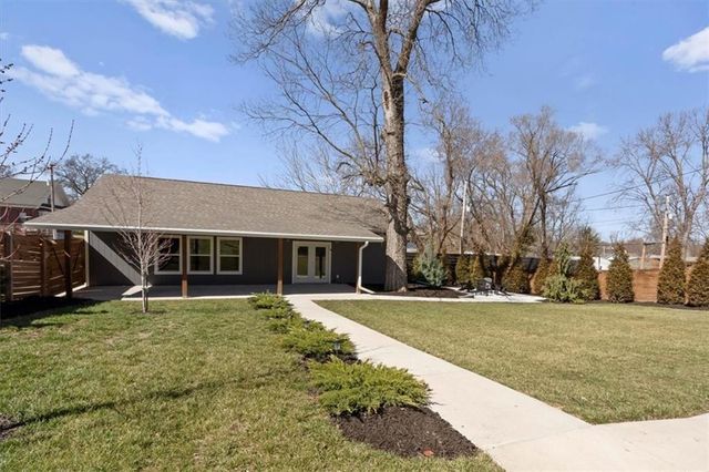 715 S 4th Street, Atchison, KS 66002