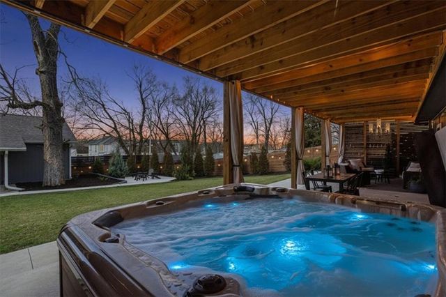 715 S 4th Street, Atchison, KS 66002