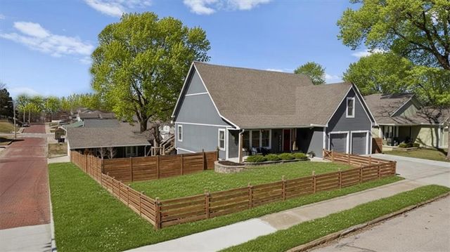 715 S 4th Street, Atchison, KS 66002