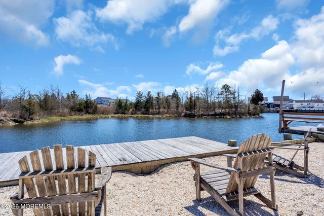 413 Twin Lakes Boulevard, Little Egg Harbor, NJ 08087