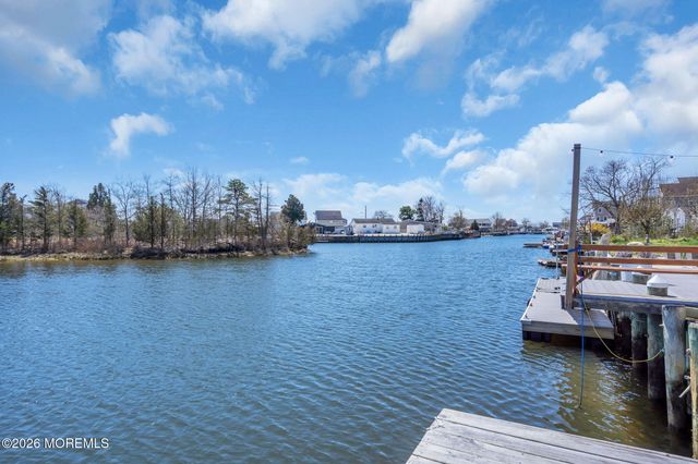 413 Twin Lakes Boulevard, Little Egg Harbor, NJ 08087