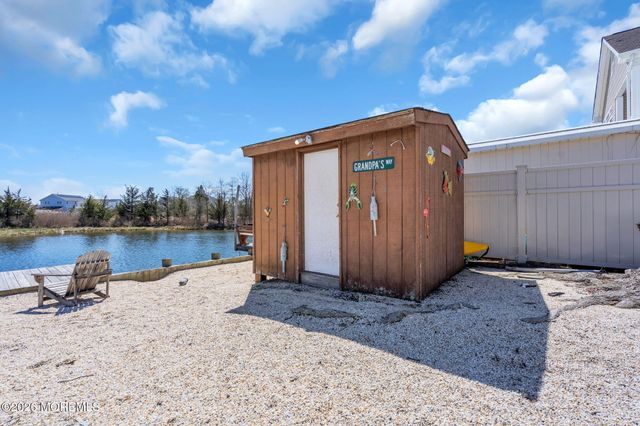 413 Twin Lakes Boulevard, Little Egg Harbor, NJ 08087