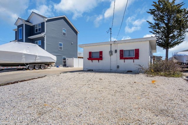 413 Twin Lakes Boulevard, Little Egg Harbor, NJ 08087