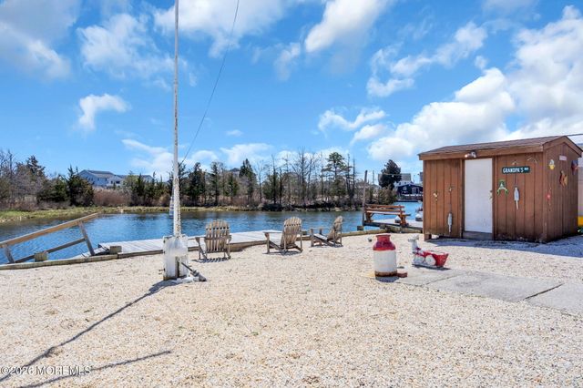 413 Twin Lakes Boulevard, Little Egg Harbor, NJ 08087