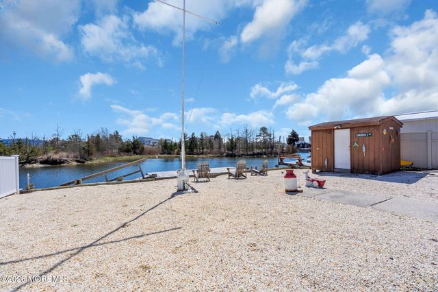 413 Twin Lakes Boulevard, Little Egg Harbor, NJ 08087