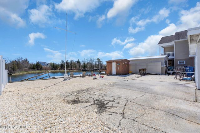 413 Twin Lakes Boulevard, Little Egg Harbor, NJ 08087