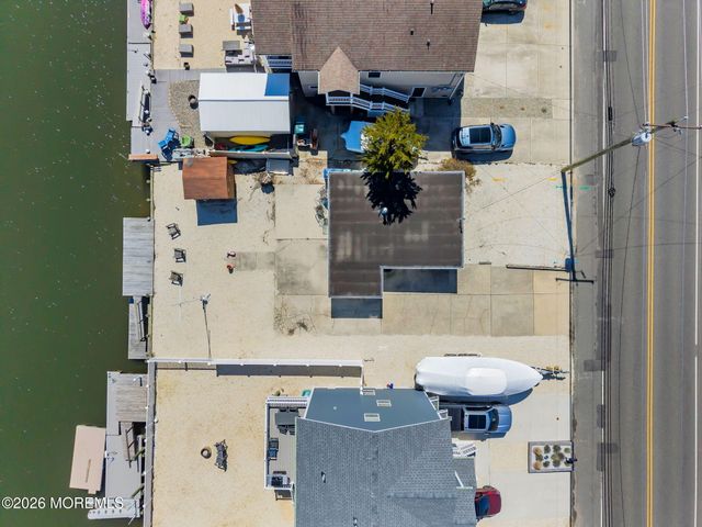413 Twin Lakes Boulevard, Little Egg Harbor, NJ 08087