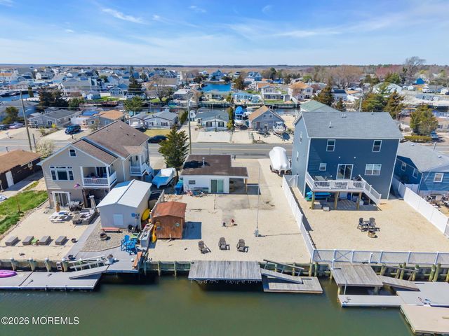 413 Twin Lakes Boulevard, Little Egg Harbor, NJ 08087