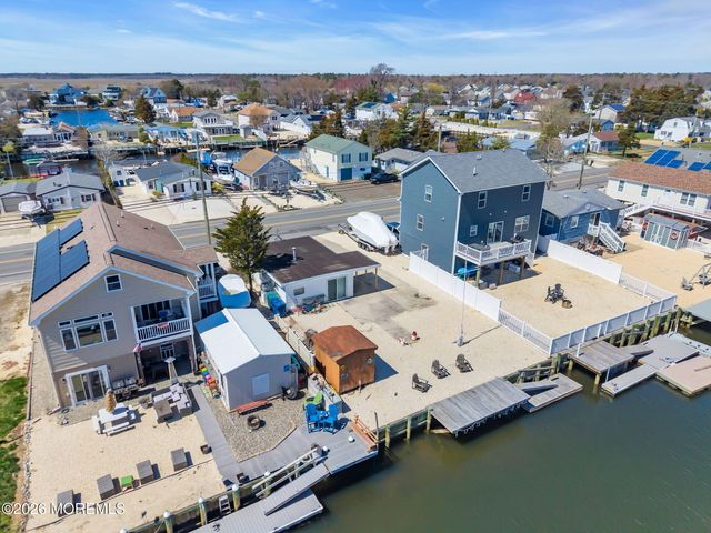 413 Twin Lakes Boulevard, Little Egg Harbor, NJ 08087