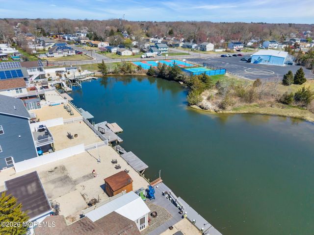 413 Twin Lakes Boulevard, Little Egg Harbor, NJ 08087