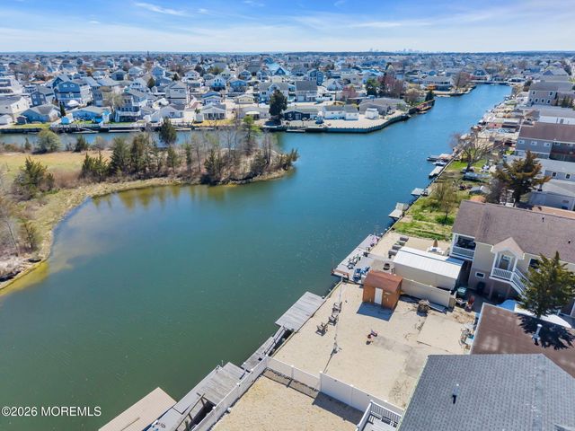 413 Twin Lakes Boulevard, Little Egg Harbor, NJ 08087