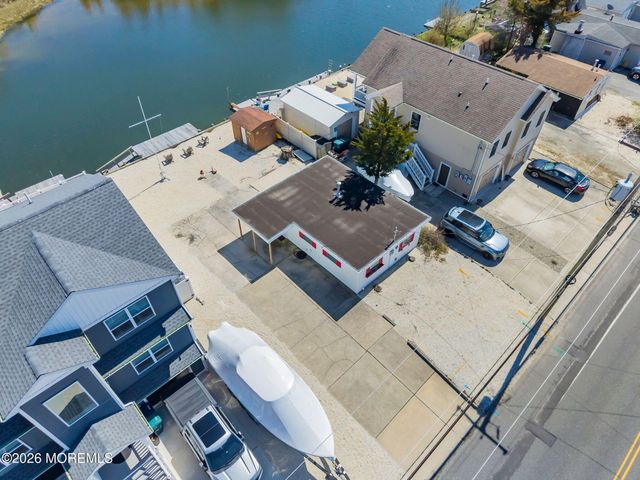 413 Twin Lakes Boulevard, Little Egg Harbor, NJ 08087