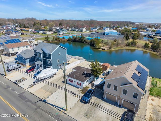 413 Twin Lakes Boulevard, Little Egg Harbor, NJ 08087