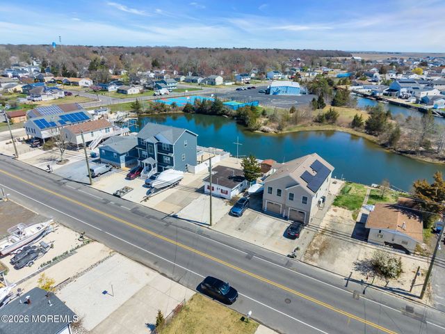 413 Twin Lakes Boulevard, Little Egg Harbor, NJ 08087