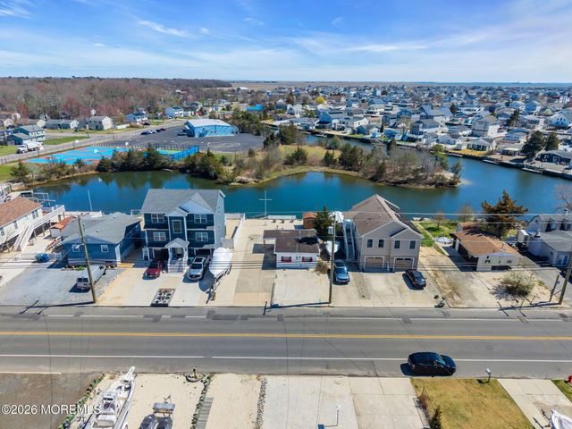413 Twin Lakes Boulevard, Little Egg Harbor, NJ 08087